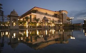 Dhauladhar Heights Resort